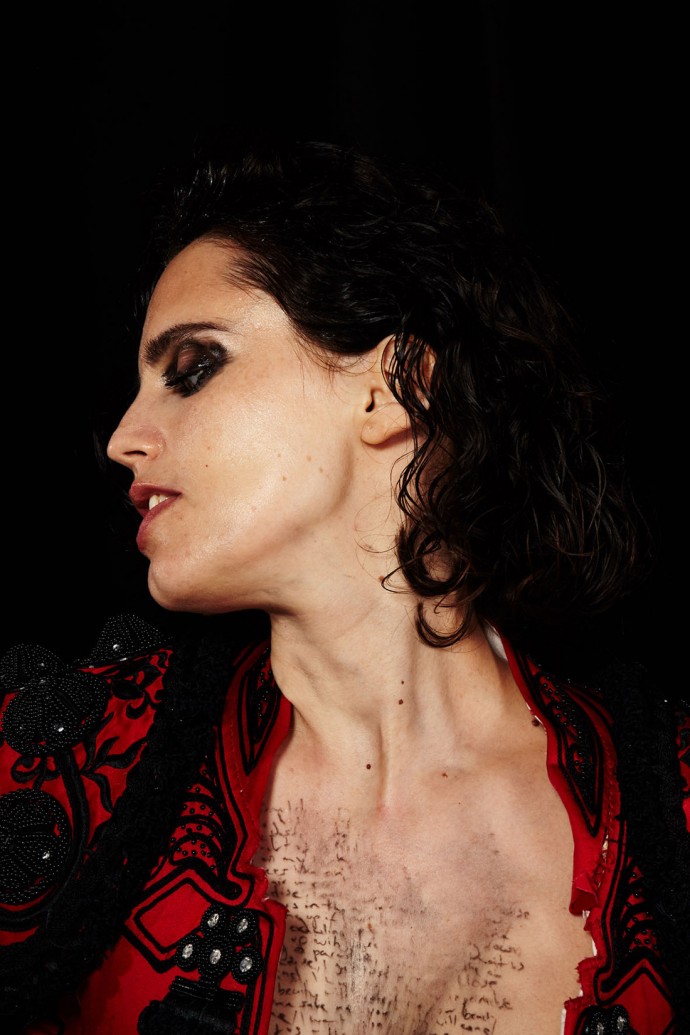 Anna Calvi in concerto a Torino, all' Hiroshima Mon Amour di Torino presentato da ToDays, giovedì 22 novembre.